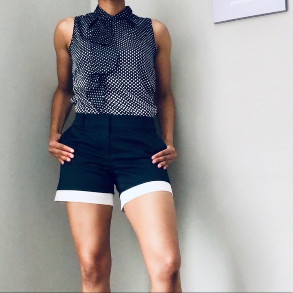 ANN TAYLOR black and white women’s shorts